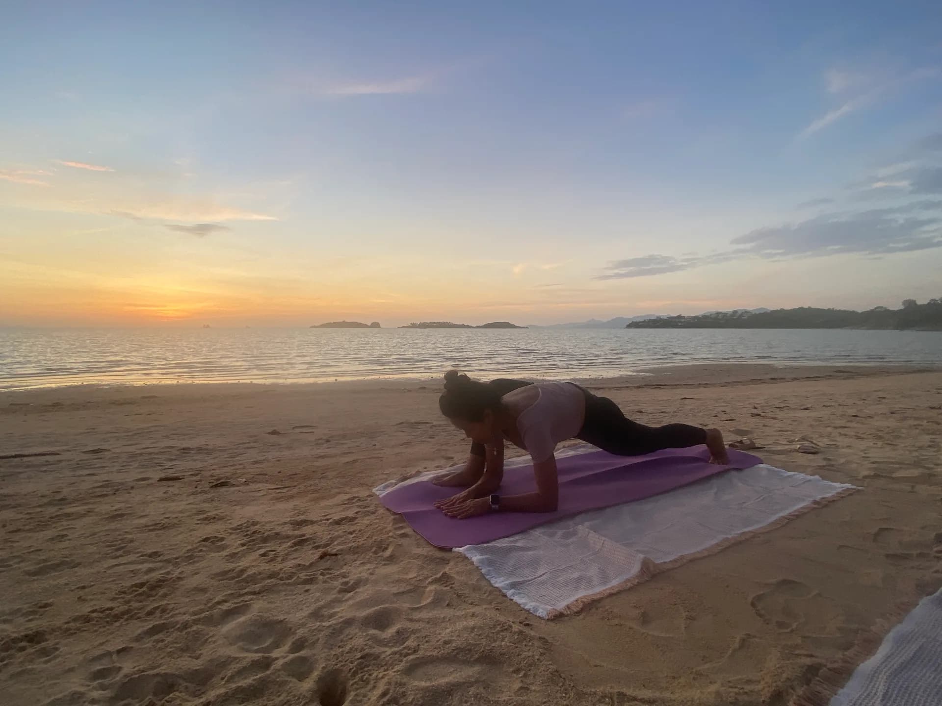 Yoga in Maenam, Koh Samui